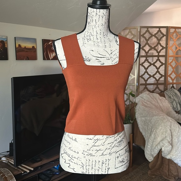 CropTank - Small - Picture 1 of 3